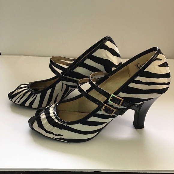 Hot Tomato Shoes - Zebra print double strap 3” heels size 9